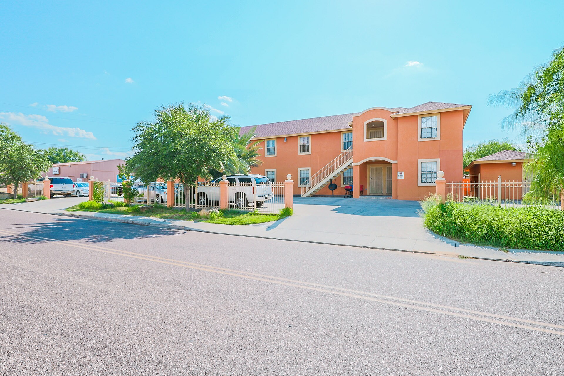 2920 E Montgomery St, Laredo, TX for sale Primary Photo- Image 1 of 1