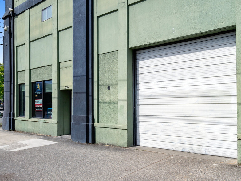 1535 SE 9th Ave, Portland, OR for lease - Building Photo - Image 3 of 11