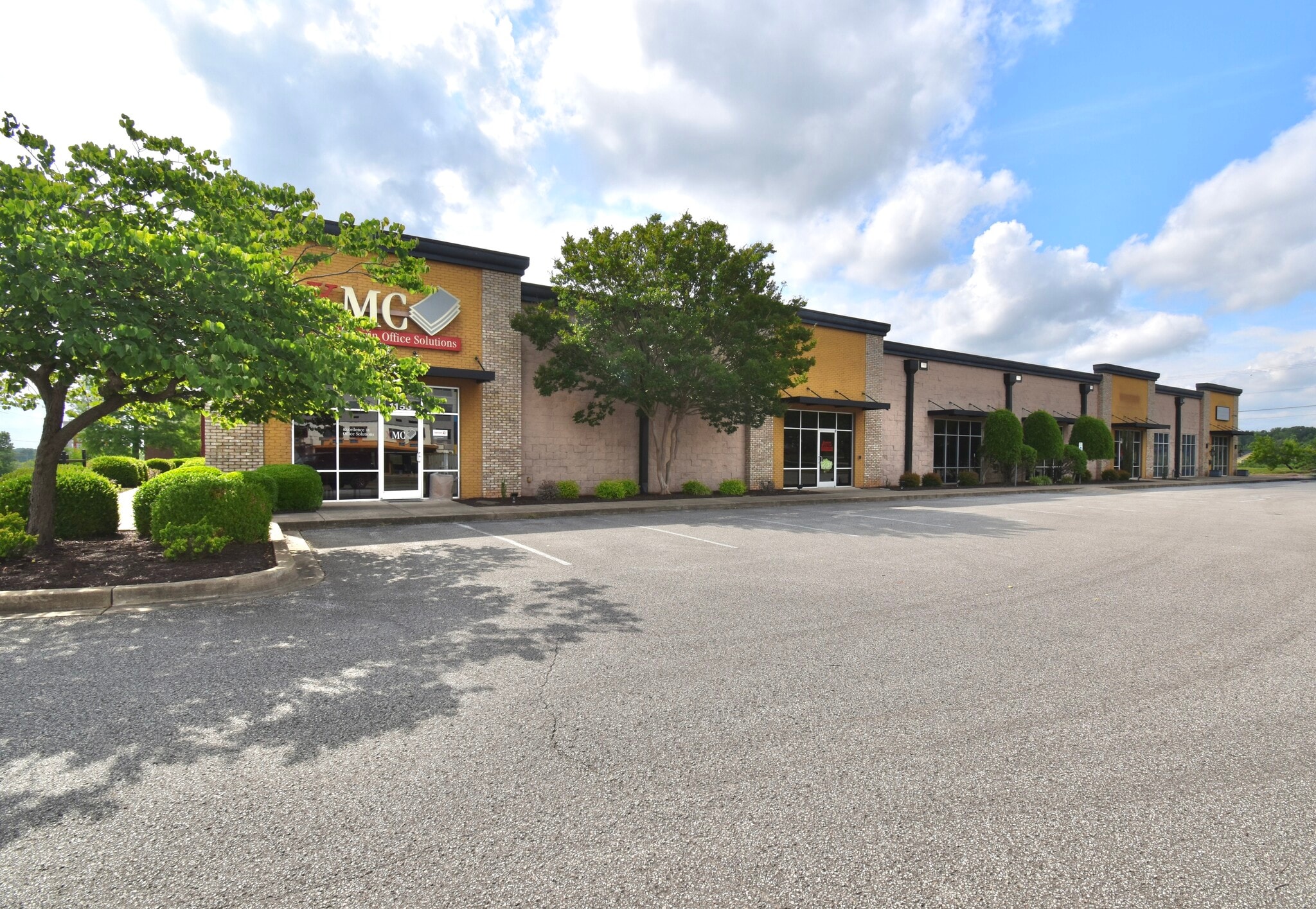 17211751 Vann Dr, Jackson, TN 38305 Retail for Lease