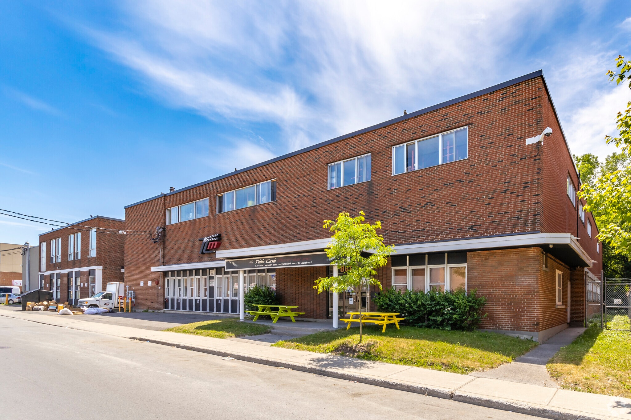 8660 8e Av, Montréal, QC for sale Primary Photo- Image 1 of 1