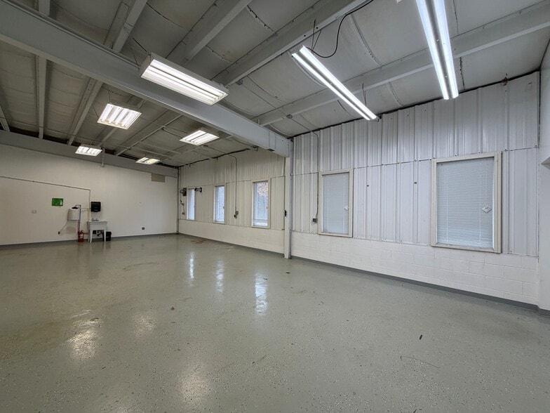 7275 W Joy Rd, Dexter, MI for lease - Building Photo - Image 3 of 13