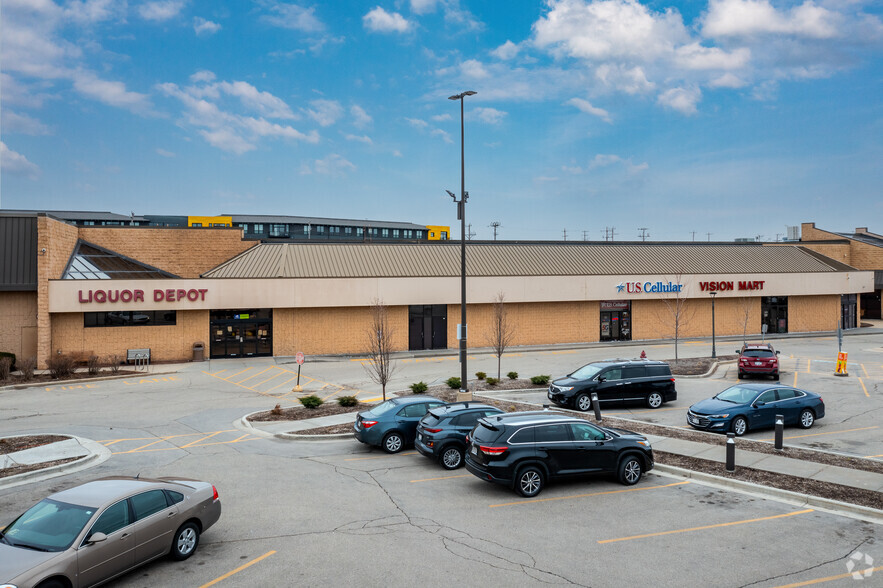 6743 W Greenfield Ave, West Allis, WI for lease - Building Photo - Image 3 of 9