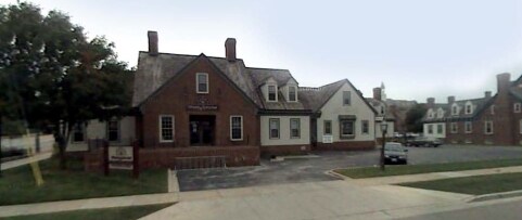 528 Wells St, Delafield, WI for sale Primary Photo- Image 1 of 1