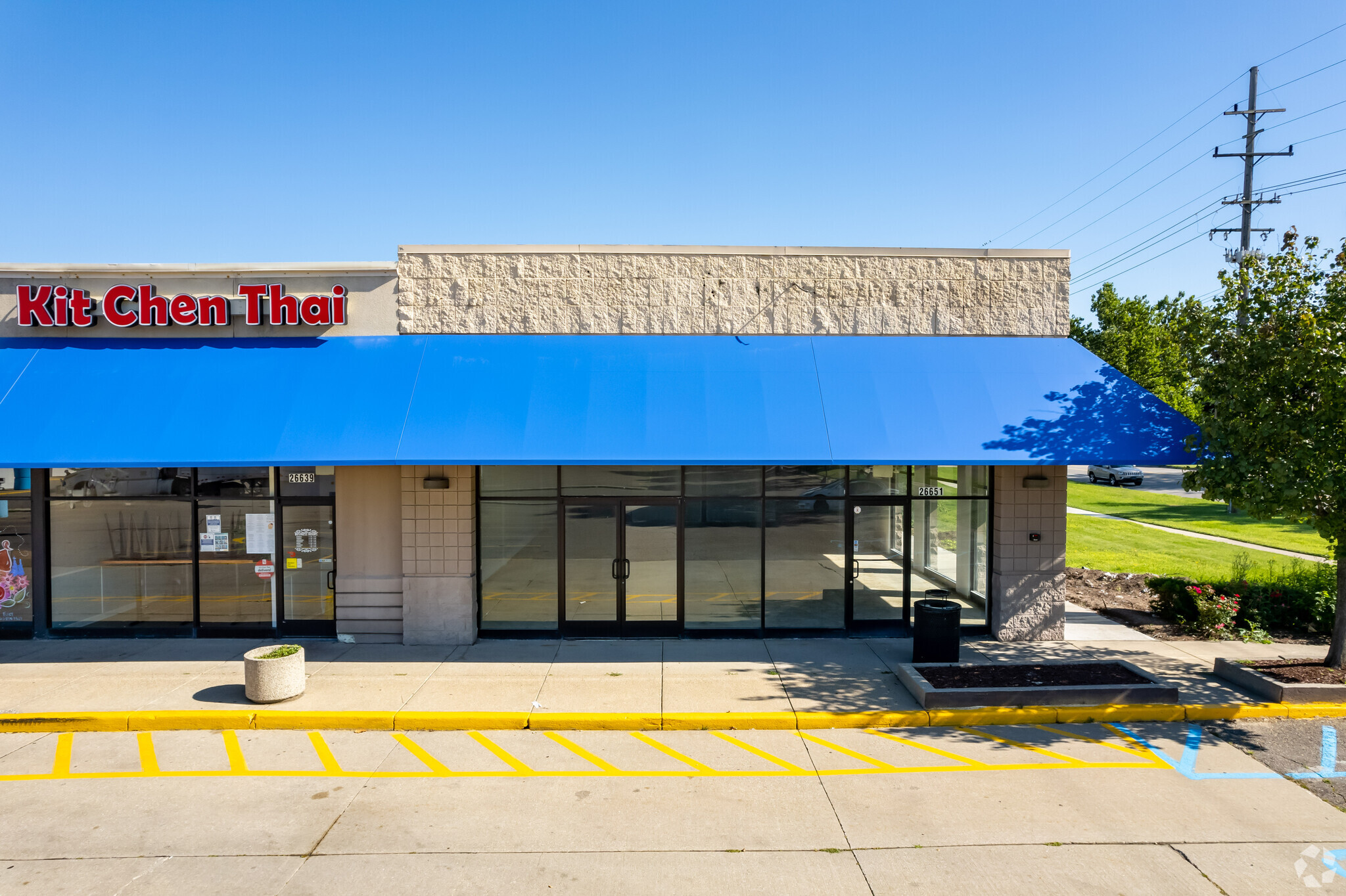 26233-26489 Hoover Rd, Warren, MI for lease Building Photo- Image 1 of 2