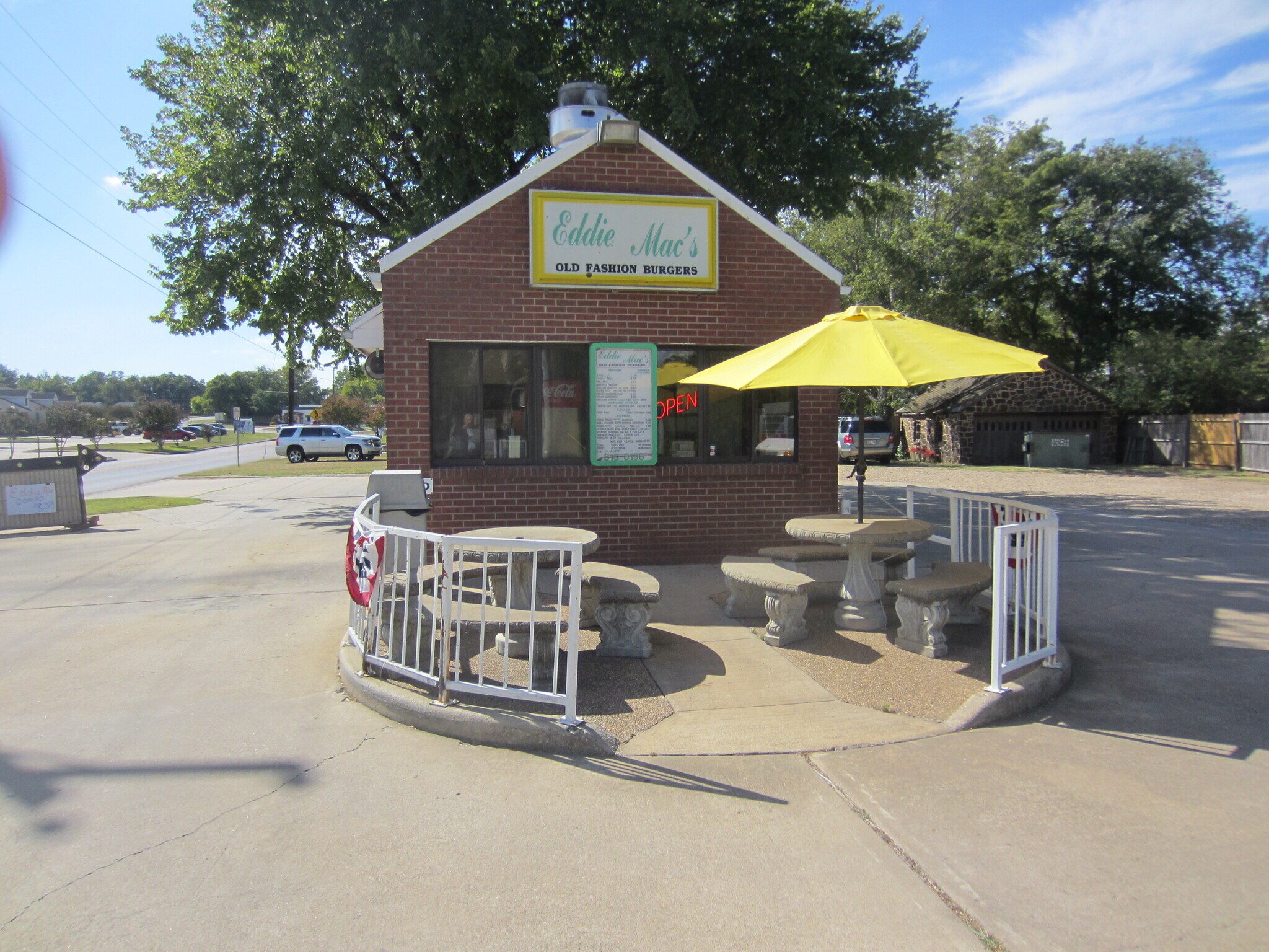 2600 N Travis St, Sherman, TX for sale Primary Photo- Image 1 of 1