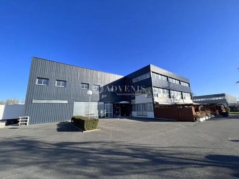 Office in Trappes for sale - Building Photo - Image 1 of 7