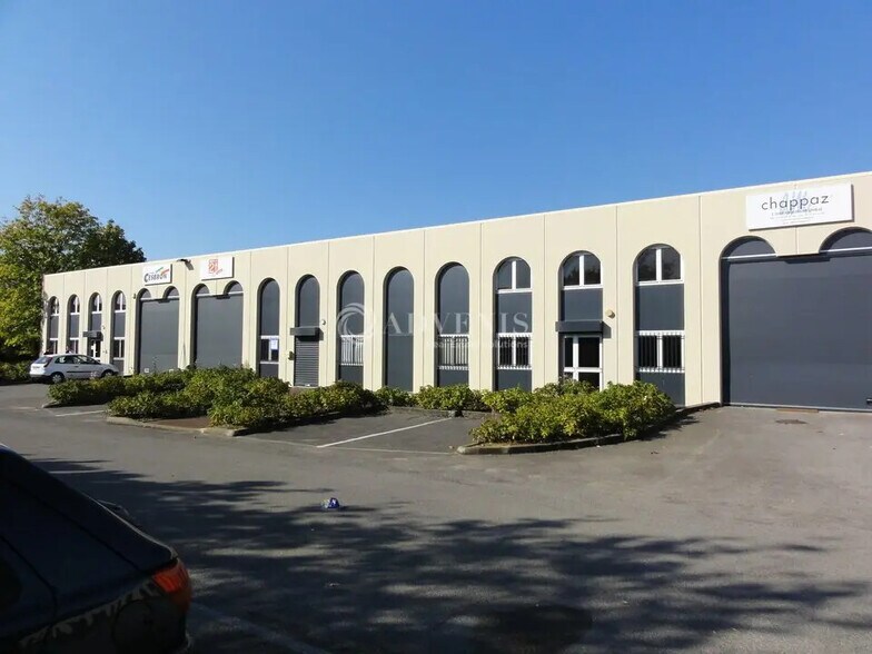 Flex in Noisy-le-Grand for lease - Building Photo - Image 1 of 7