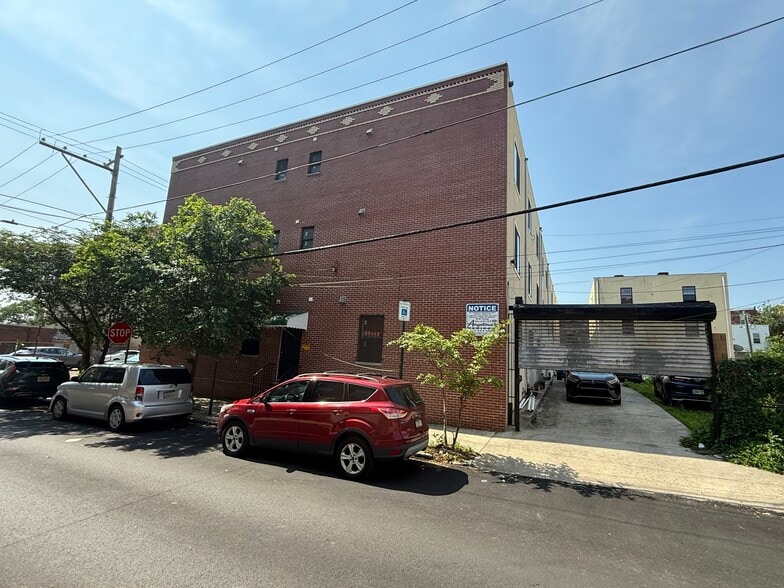 21 units- portfolio of 7 properties for sale on LoopNet.com - Building Photo - Image 3 of 38