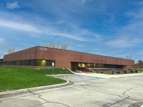 1676 Viewpond Dr SE, Grand Rapids, MI for lease Building Photo- Image 1 of 15