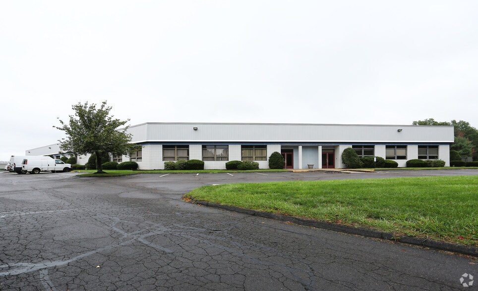 34 Industrial Park Pl, Middletown, CT for sale - Primary Photo - Image 1 of 1