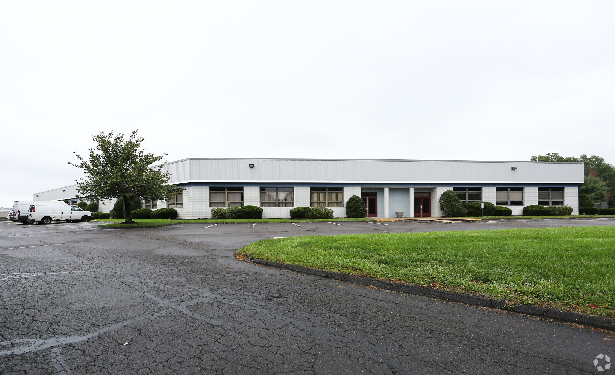 34 Industrial Park Pl, Middletown, CT for sale Primary Photo- Image 1 of 1