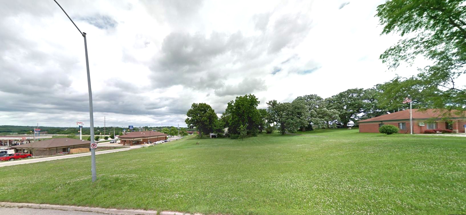 5040 Maple Dr, Pleasant Hill, IA for sale Building Photo- Image 1 of 1