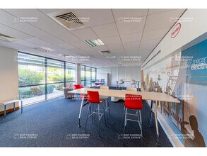 Office in Serris for lease Building Photo- Image 2 of 8