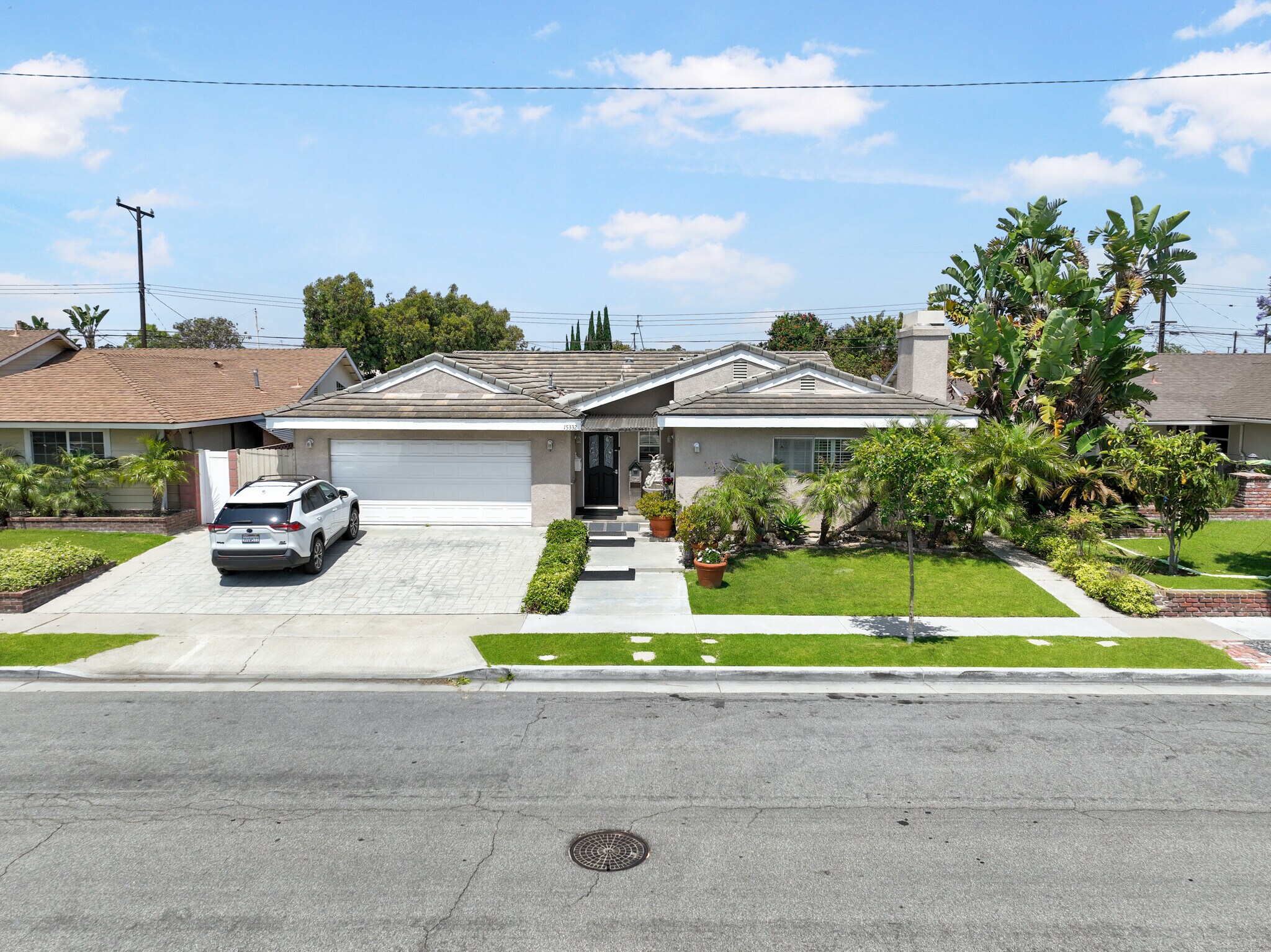 15332 Shasta Ln, Huntington Beach, CA for sale Primary Photo- Image 1 of 35