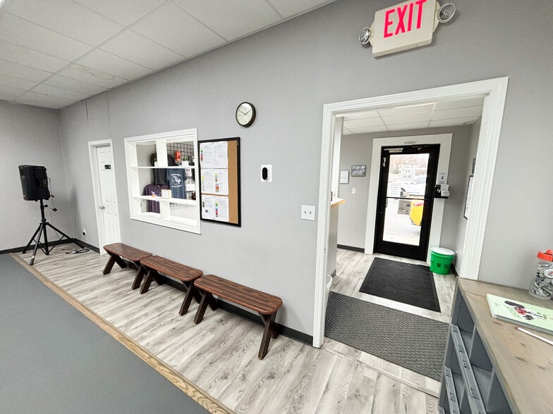 112 E Jackson St, Willard, MO for sale - Building Photo - Image 2 of 11