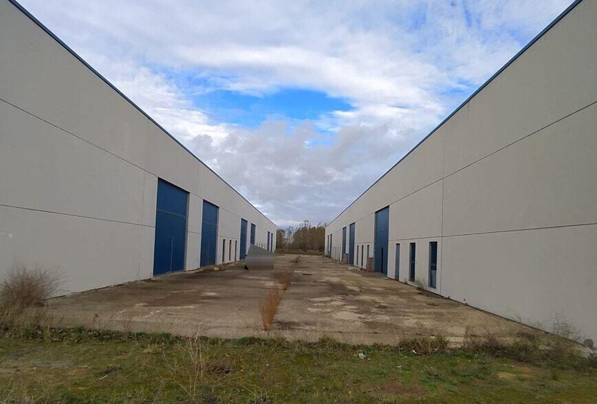 Industrial in Babilafuente for sale - Building Photo - Image 3 of 16