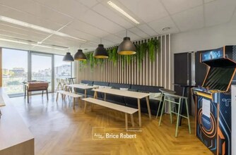 Office in Lyon for lease Interior Photo- Image 2 of 7