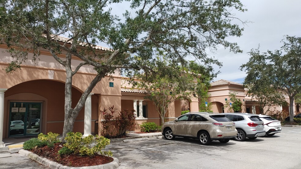 2237 N Commerce Pky, Weston, FL for lease - Building Photo - Image 3 of 17