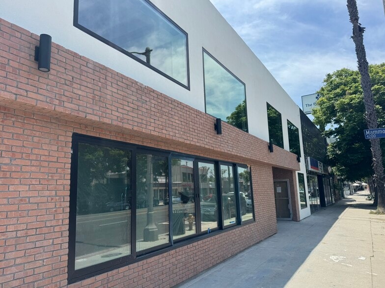 13750 Ventura Blvd, Sherman Oaks, CA for lease - Building Photo - Image 2 of 9