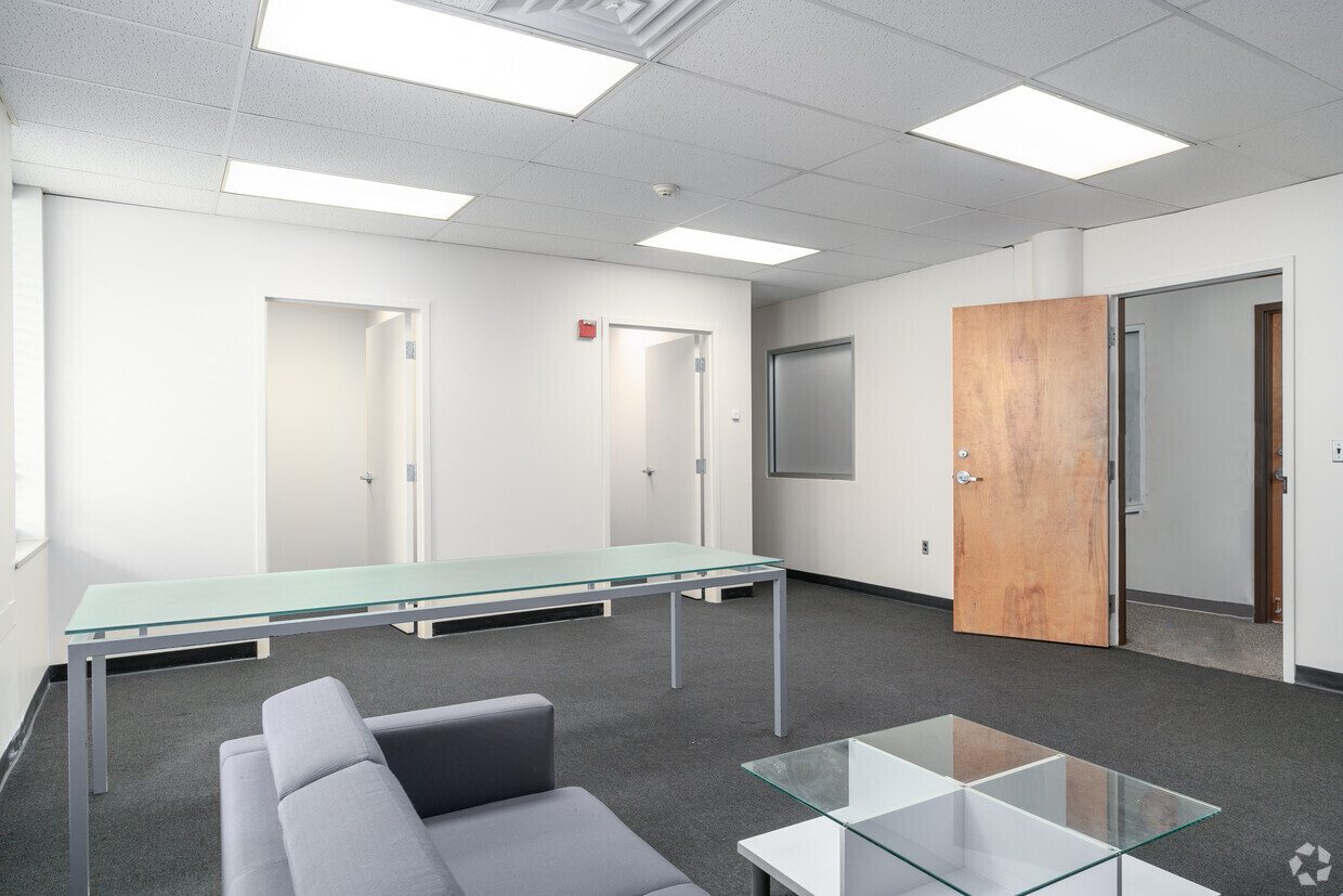 101 E 8th Ave, Conshohocken, PA for lease Building Photo- Image 1 of 5