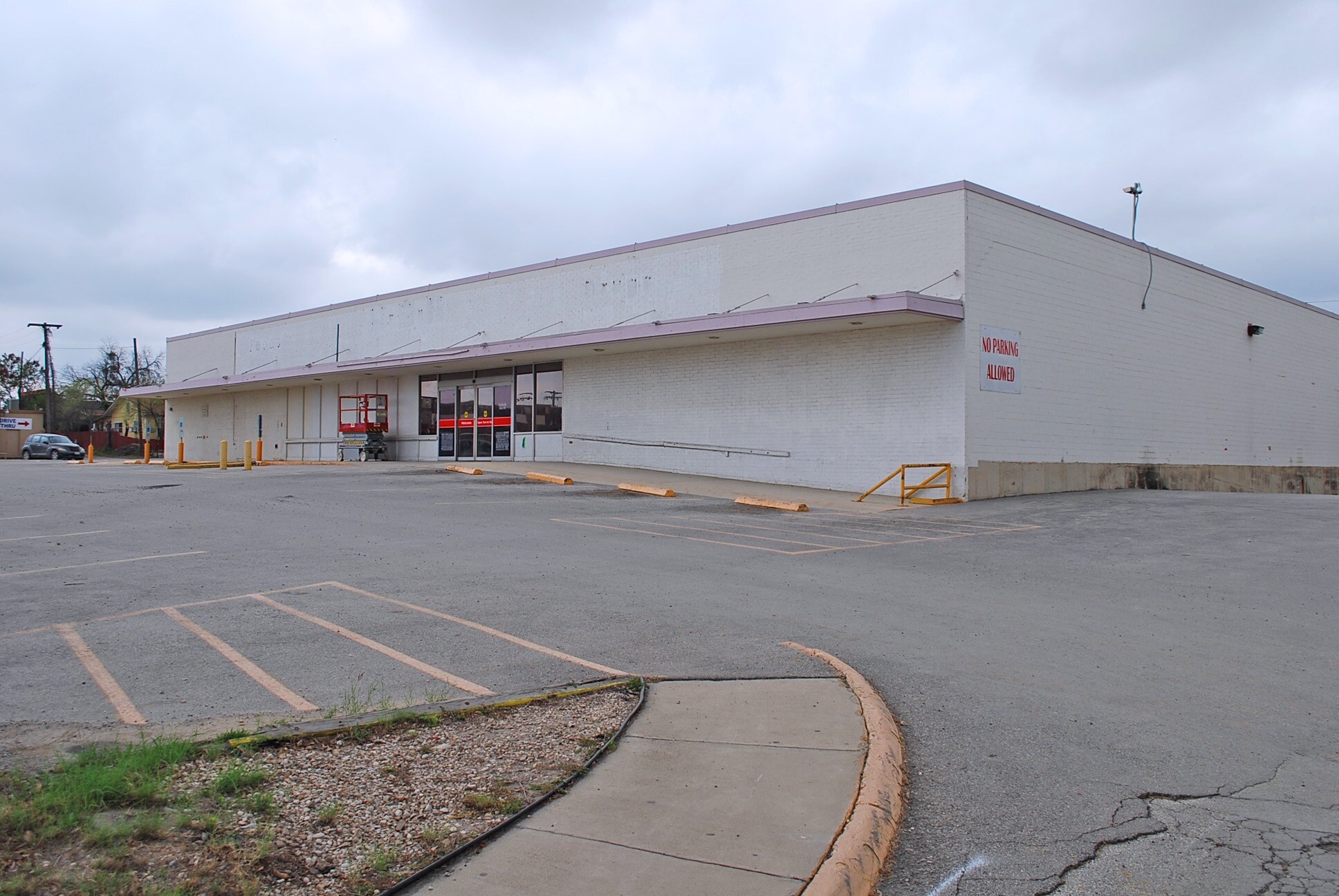 400 N 5th St, Carrizo Springs, TX for sale Building Photo- Image 1 of 1