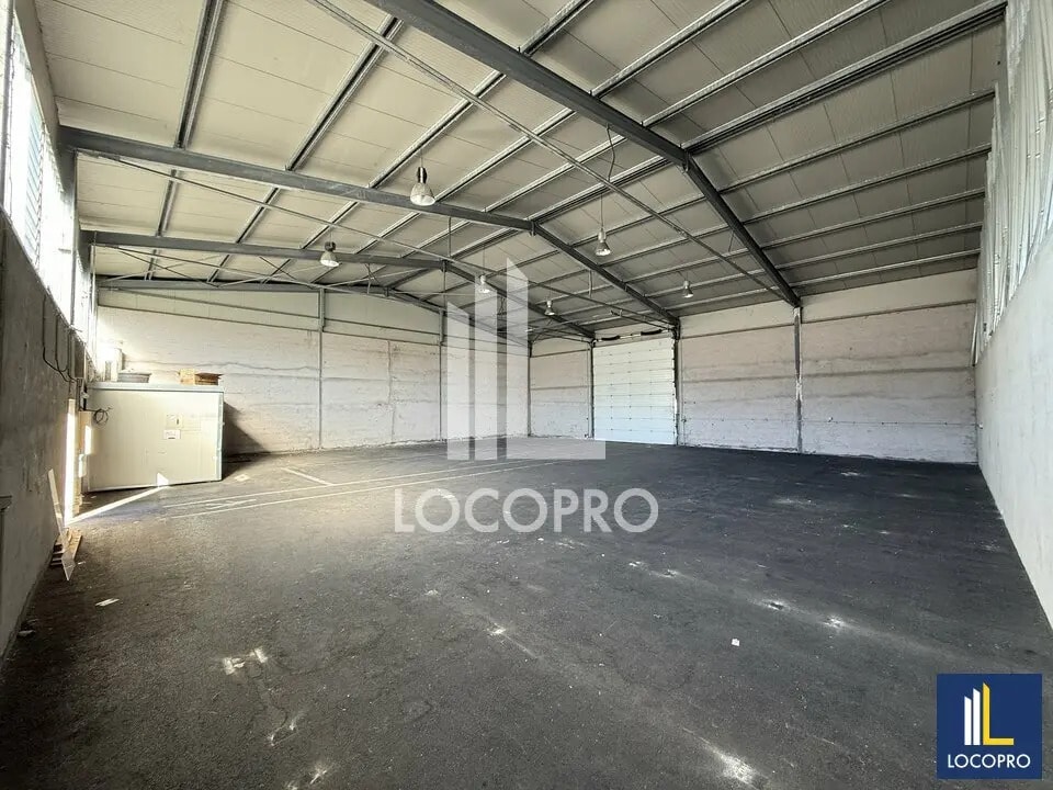 Flex in La Roquette-sur-Siagne for lease Interior Photo- Image 1 of 7