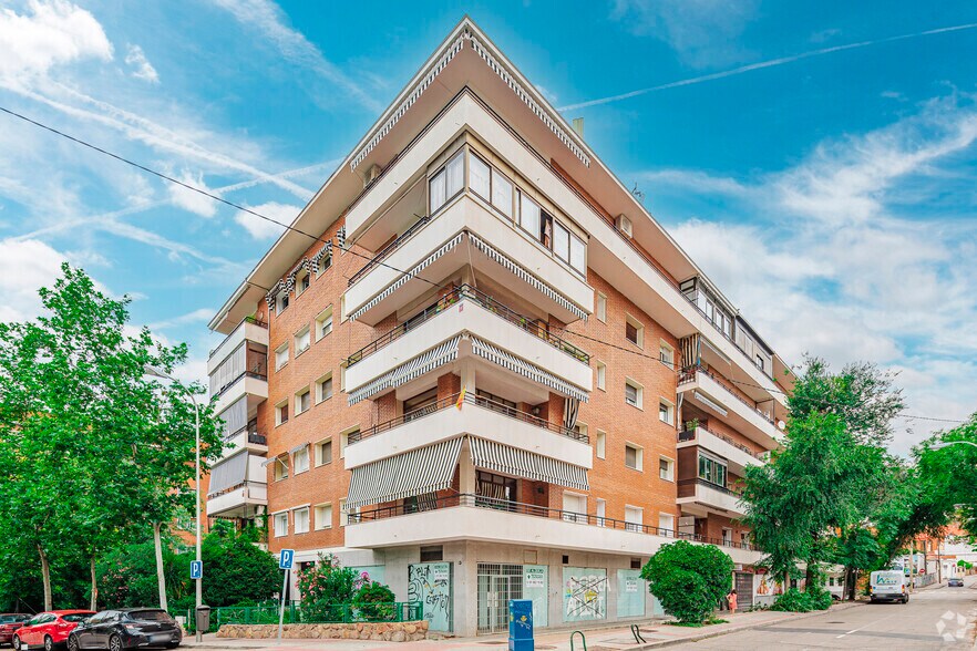Calle Velayos, 2, Madrid, Madrid for sale - Primary Photo - Image 1 of 1