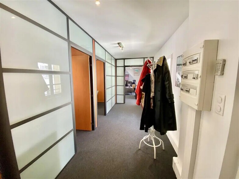 Office in Sèvres for lease - Building Photo - Image 3 of 8