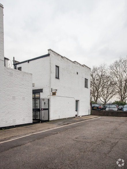 80-82 Glentham Rd, London for lease - Primary Photo - Image 1 of 5