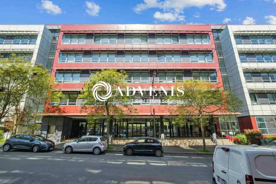 Office in Rosny-sous-Bois for lease - Building Photo - Image 1 of 12