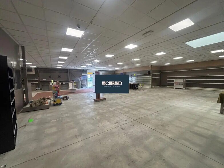 Retail in La Sentinelle for lease - Interior Photo - Image 3 of 3