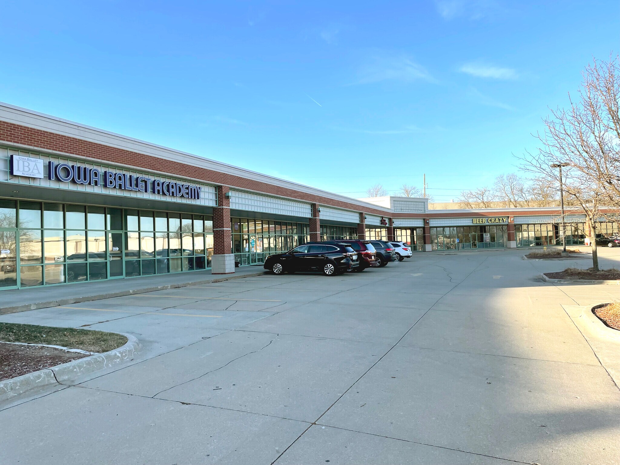 Jesse Place Shopping Center Urbandale, IA for Sale