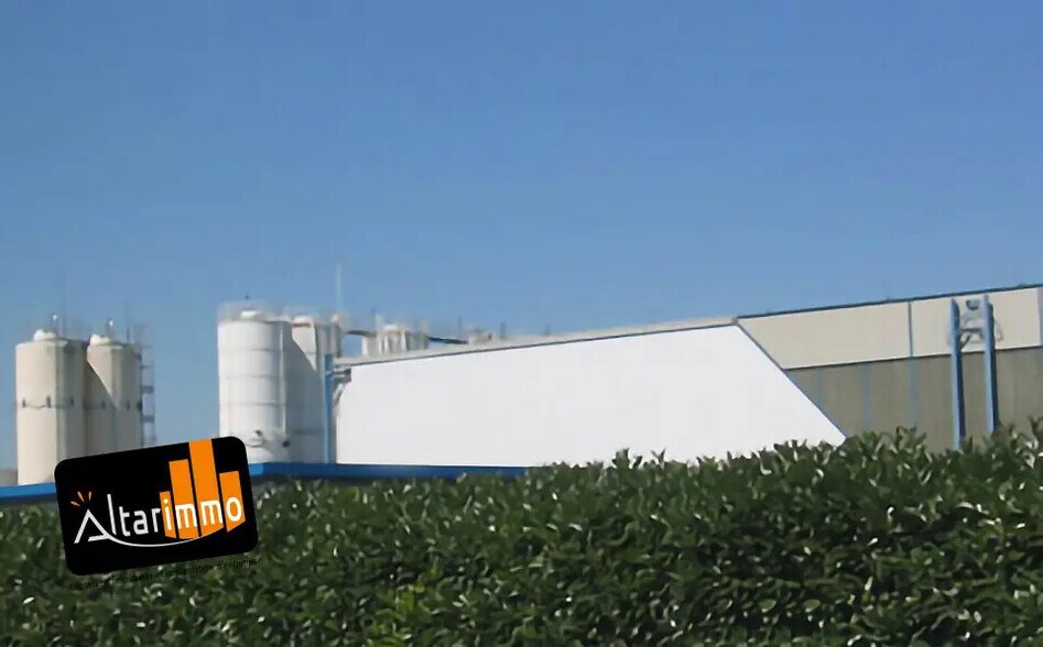 Industrial in Auneau-Bleury-Saint-Symphorien for lease - Building Photo - Image 2 of 6