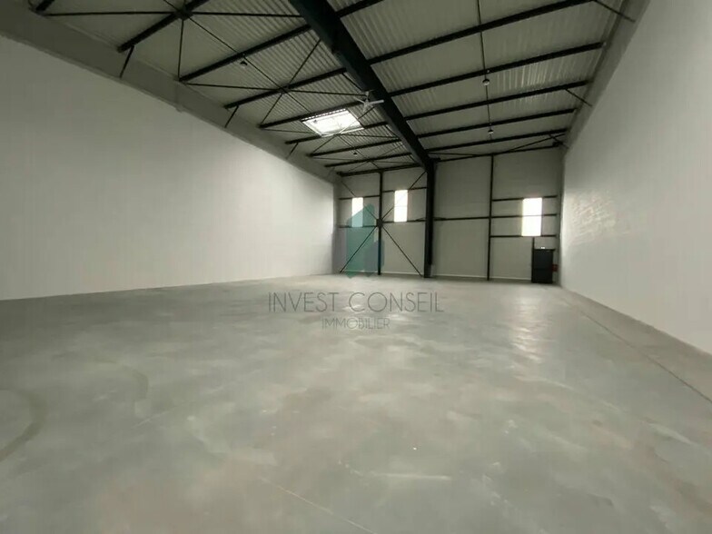 Flex in SAINT-OUEN-L'AUMONE for lease - Building Photo - Image 3 of 8