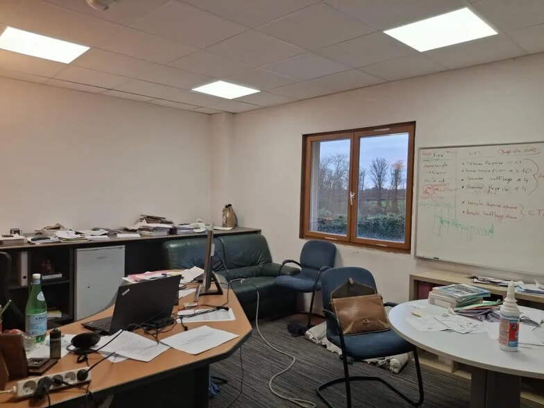 Flex in Sainte-Consorce for sale - Interior Photo - Image 3 of 6