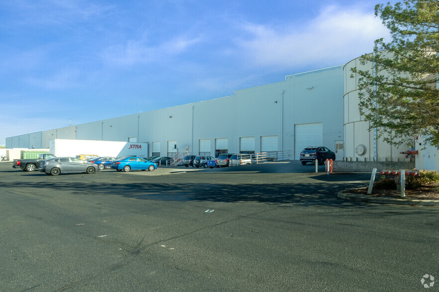 3132 Dwight Rd, Elk Grove, CA for lease - Building Photo - Image 3 of 9