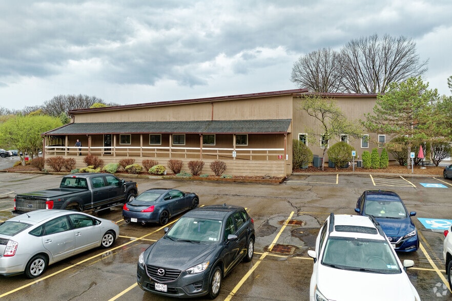 1 Grove St, Pittsford, NY for lease - Building Photo - Image 2 of 11
