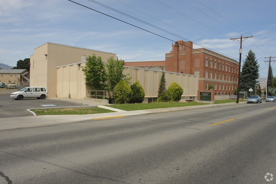 300 S Okanogan Ave, Wenatchee, WA for lease - Building Photo - Image 3 of 11