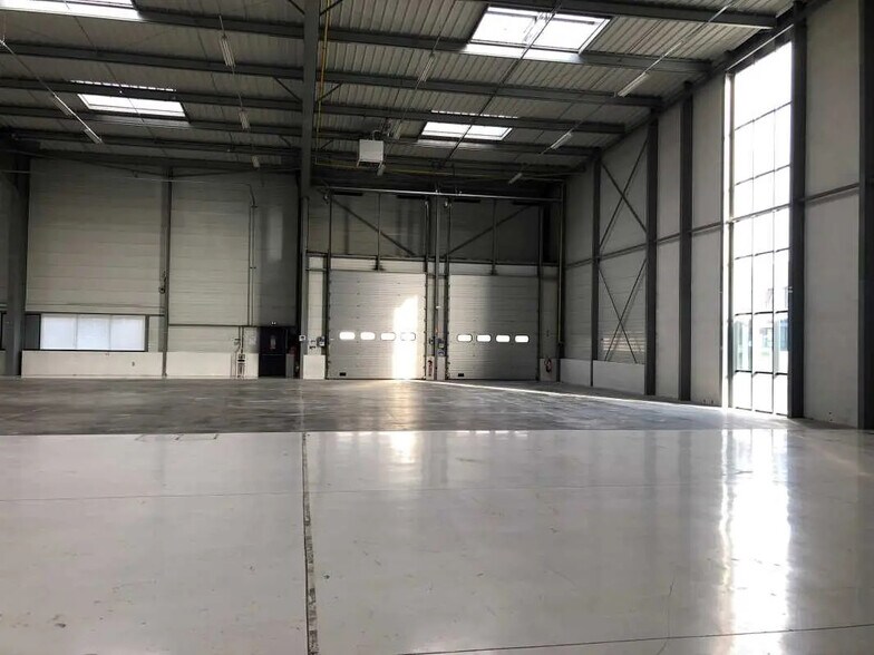 11 Rue De La Grande Borne, Le Mesnil-Amelot for lease - Building Photo - Image 3 of 7