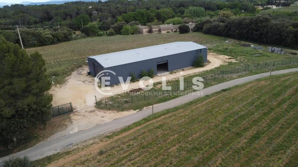 Flex in Suze-la-Rousse for sale - Building Photo - Image 1 of 7