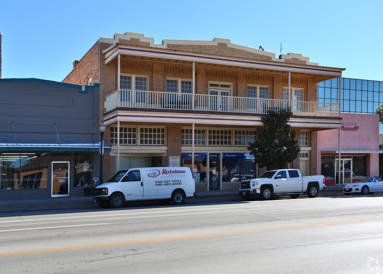 607609 Elm St, Graham, TX 76450