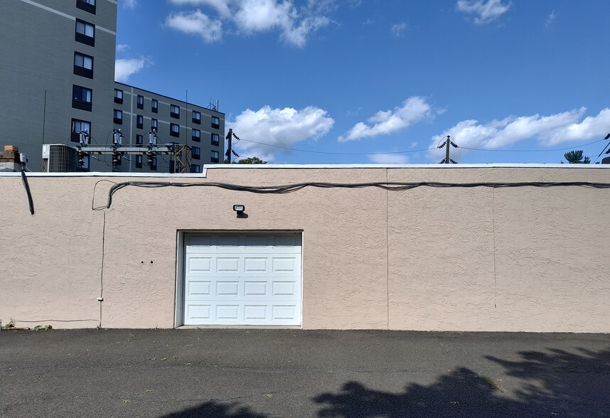 42 Penn St, Hatboro, PA for lease - Building Photo - Image 2 of 6
