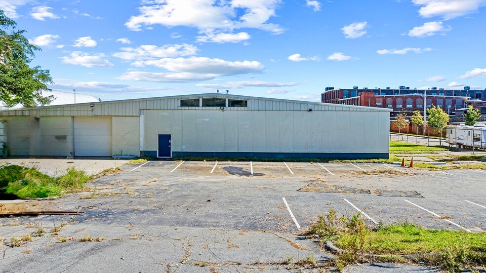 11 David St, New Bedford, MA for lease - Building Photo - Image 2 of 17