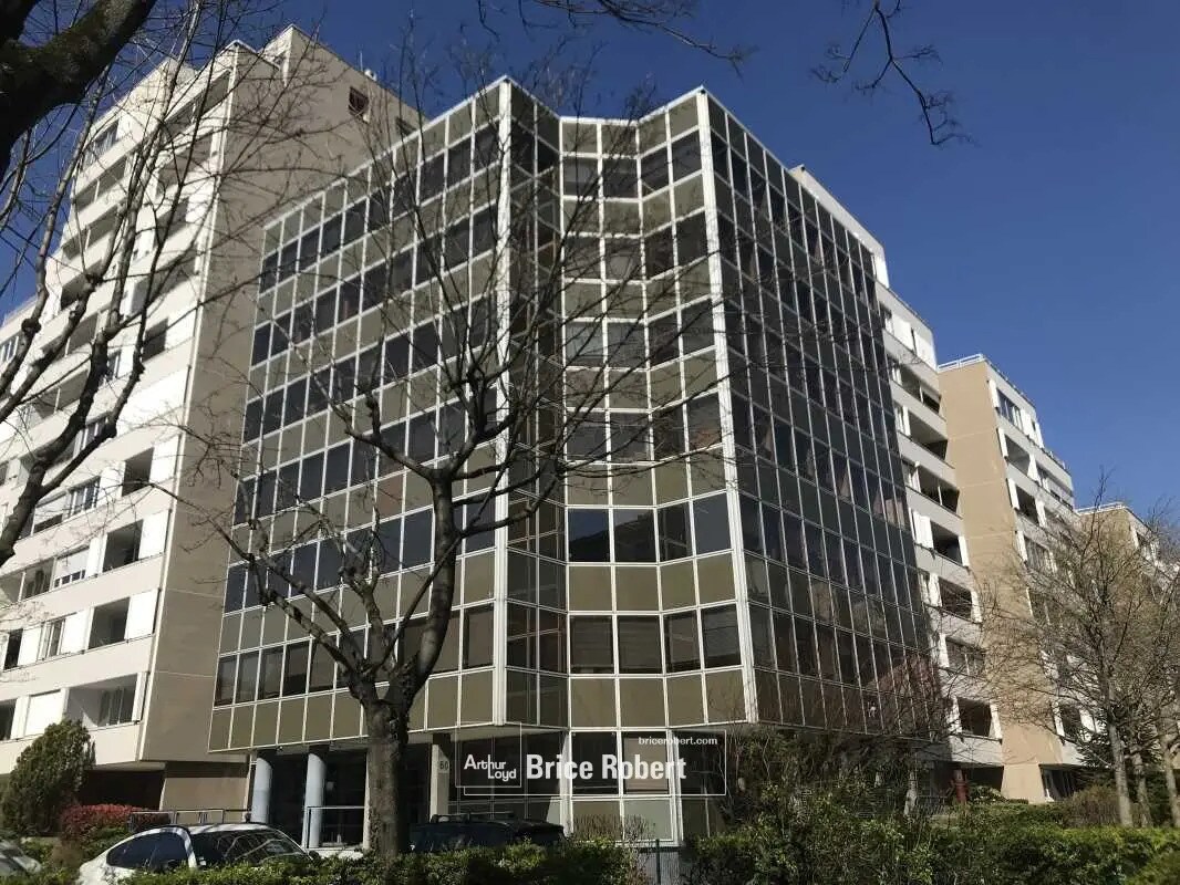 Flex in Villeurbanne for lease Building Photo- Image 1 of 2