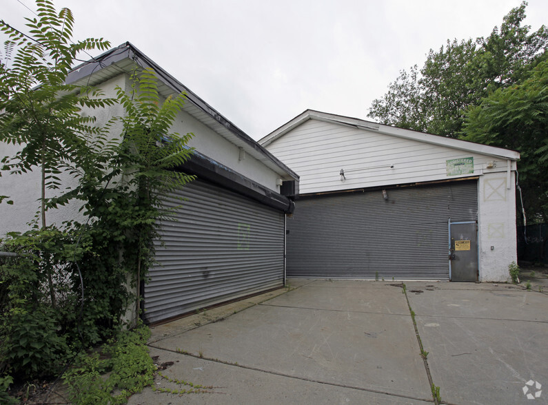 88 Barker St, Staten Island, NY for lease - Building Photo - Image 3 of 7