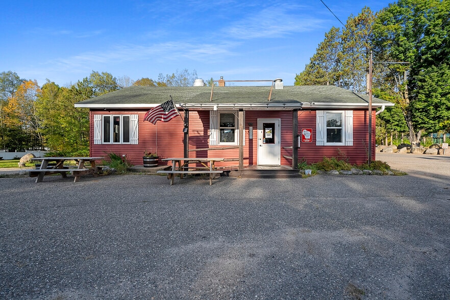 16695 State Highway 32, Mountain, WI for sale - Primary Photo - Image 1 of 1