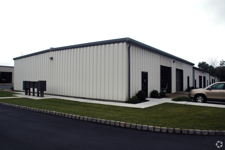 15 Minneakoning Rd, Flemington, NJ for lease - Building Photo - Image 2 of 7