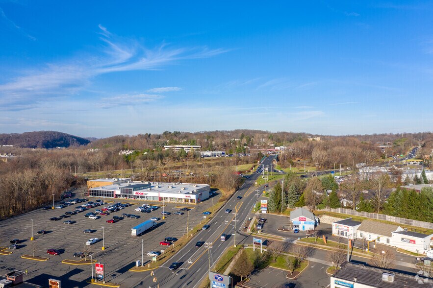 100 Newtown Rd, Danbury, CT 06810 100 Newtown Rd