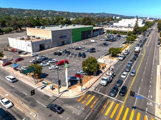 More details for 13700-13750 Riverside Dr, Sherman Oaks, CA - Retail for Lease