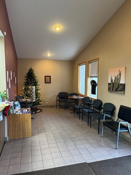 611 N 1st St, Yakima, WA for sale - Building Photo - Image 3 of 9